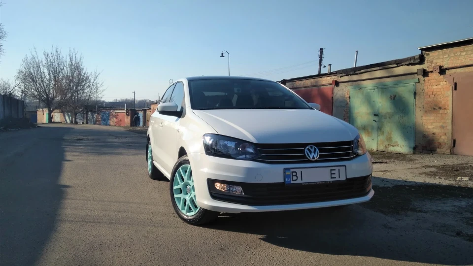 Volkswagen Polo Sedan 1.4TSI DSG PUSHKA 2
