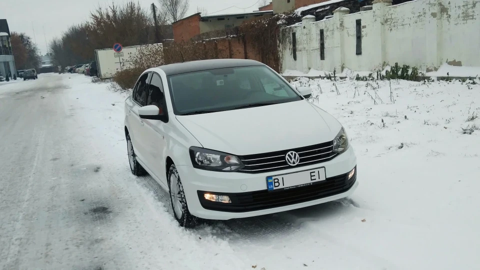 Volkswagen Polo Sedan 1.4TSI DSG PUSHKA 3