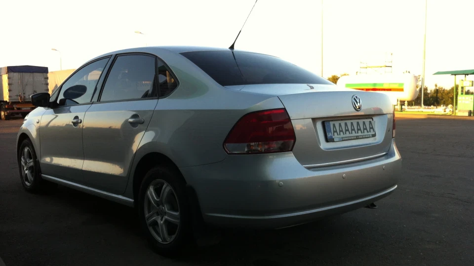 Volkswagen Polo Sedan 1.6 Comfortline