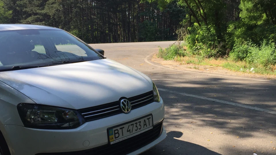 Volkswagen Polo Sedan Білий Полик 2