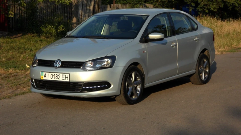 Volkswagen Polo Sedan comfort line 3