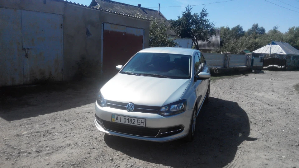 Volkswagen Polo Sedan comfort line 5