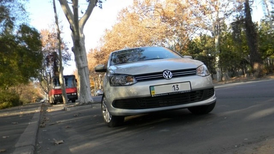 Volkswagen Polo Sedan Comfortline 1.6 мех, бежевий 4