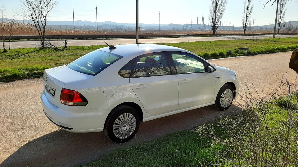 Volkswagen Polo Sedan Drive 4