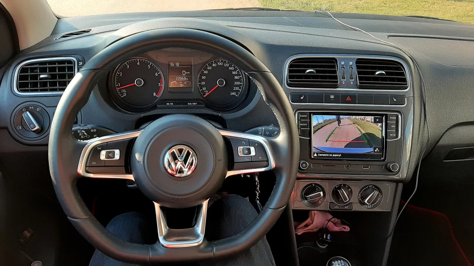 Volkswagen Polo Sedan Drive 5
