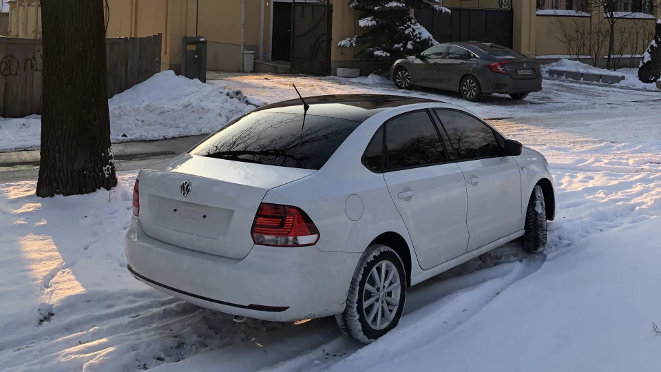 Volkswagen Polo Sedan Френкі 4