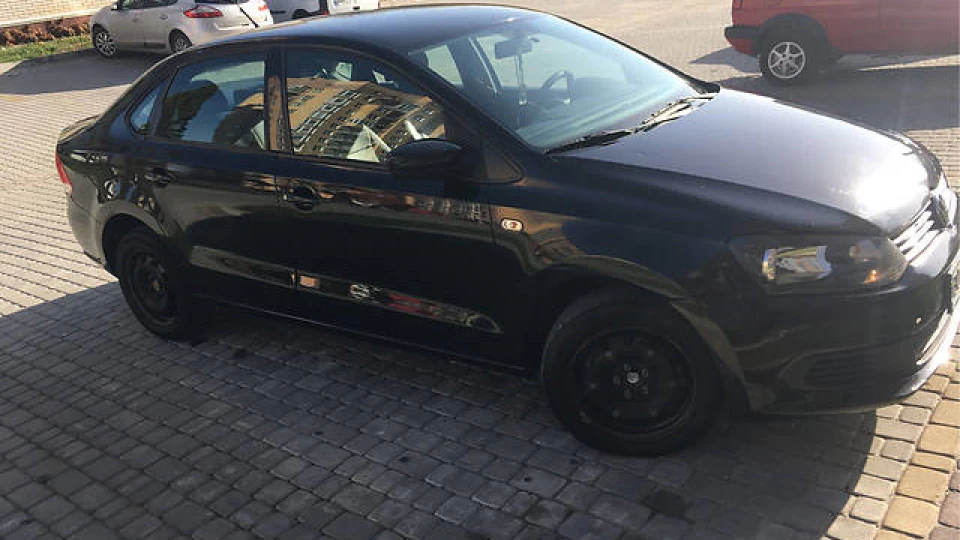Volkswagen Polo Sedan komfortline 2