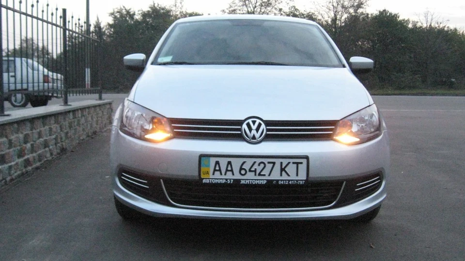 Volkswagen Polo Sedan POLIK 4