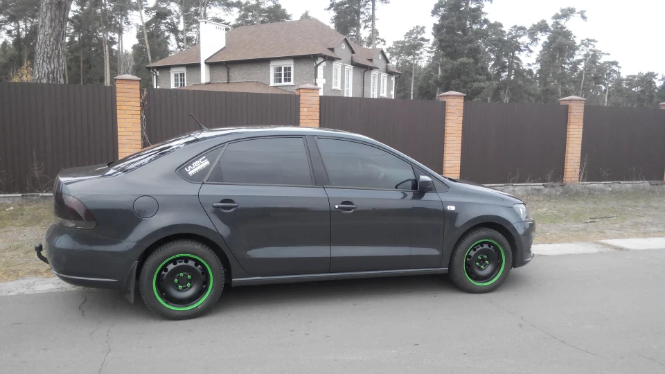 Volkswagen Polo Sedan qsx 3