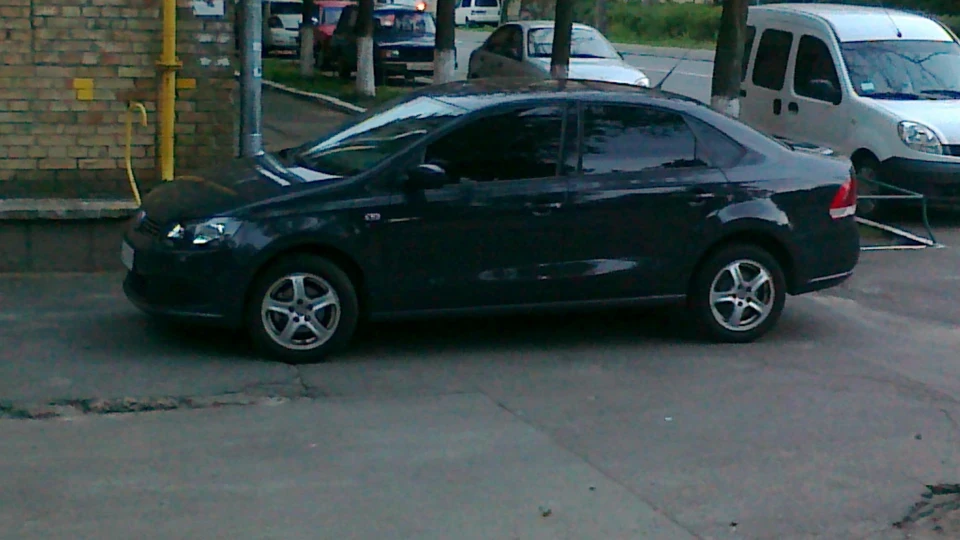 Volkswagen Polo Sedan qsx 4