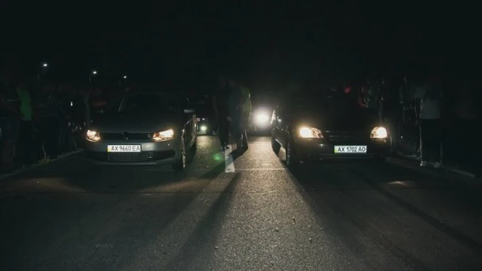 Volkswagen Polo Sedan сірий металік 2