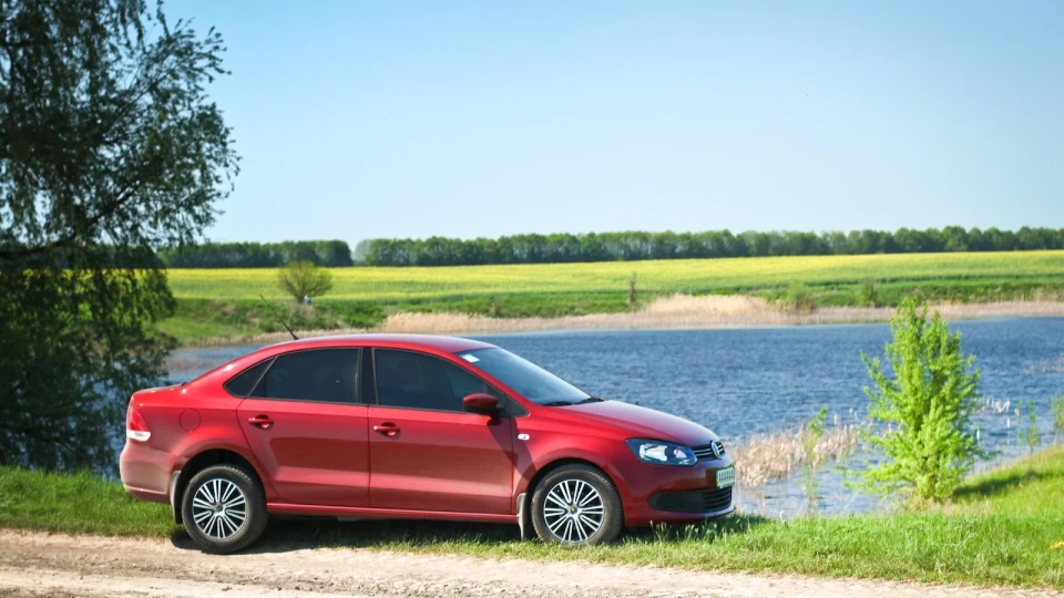 Volkswagen Polo Sedan ver. RED 3