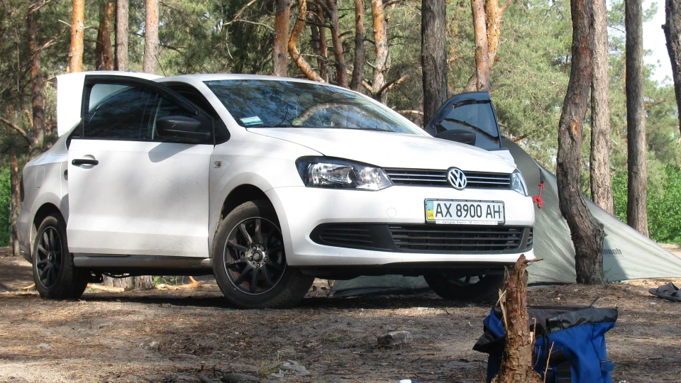 Volkswagen Polo Sedan White Soul 5