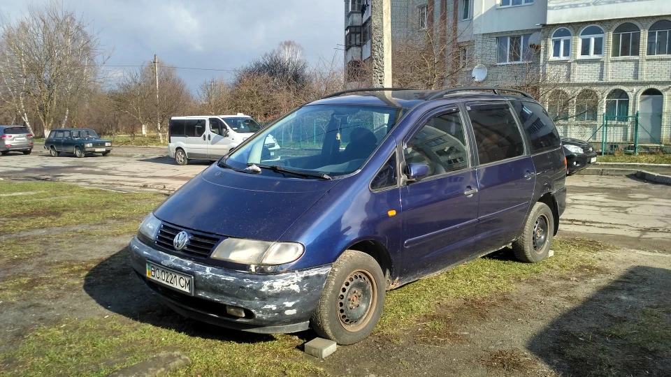 Volkswagen Sharan Великий Синій Кашалот