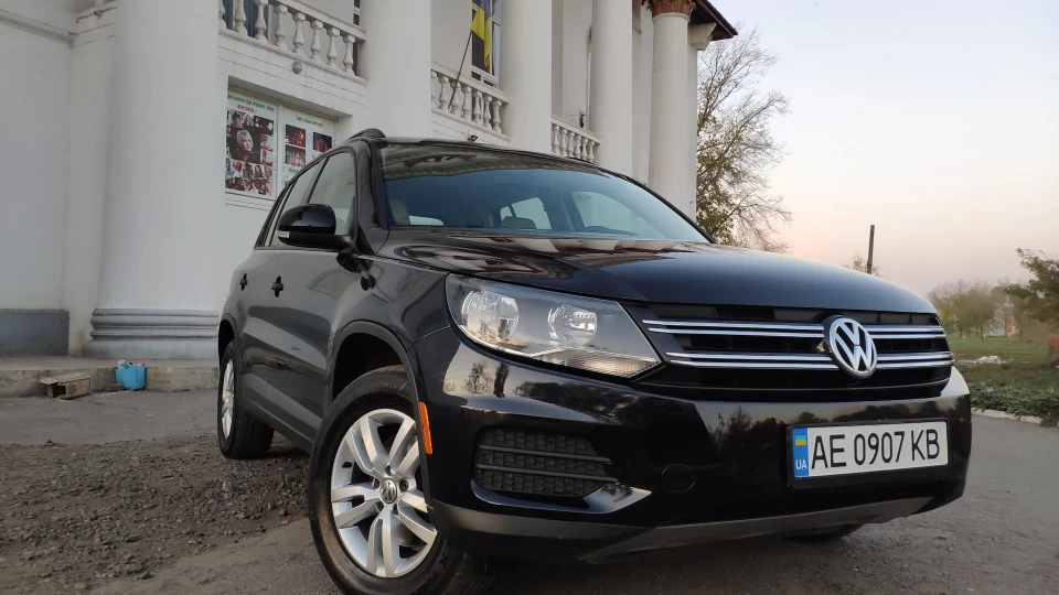Volkswagen Tiguan 2.0 TSI USA 4