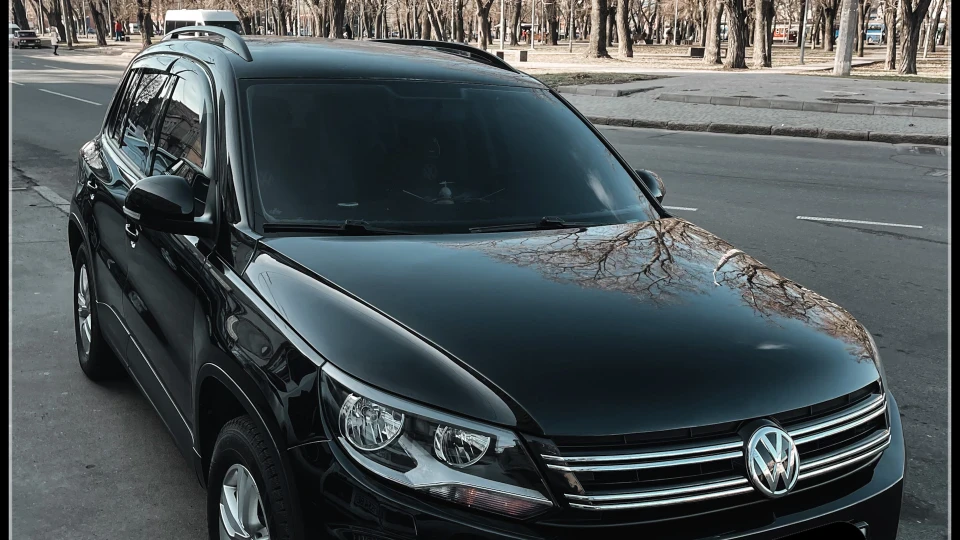 Volkswagen Tiguan 2.0T на 20'