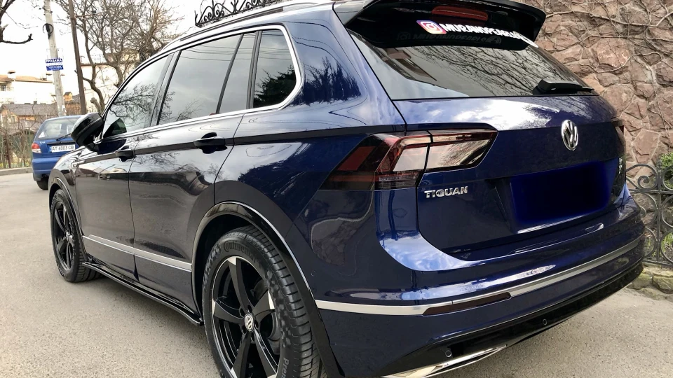Volkswagen Tiguan Atlantic Blue R-Line 3