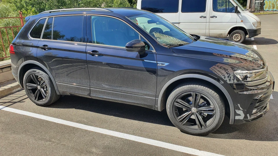 Volkswagen Tiguan R-Line 4
