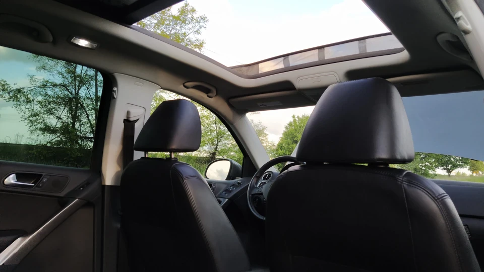 Volkswagen Tiguan SE 4