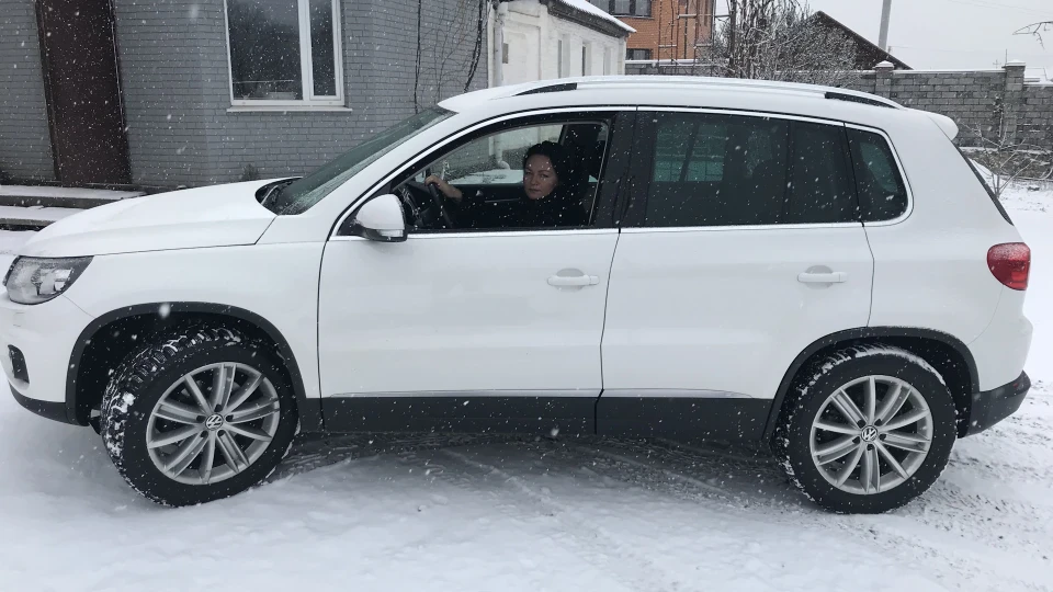 Volkswagen Tiguan WHITE SWAN 2