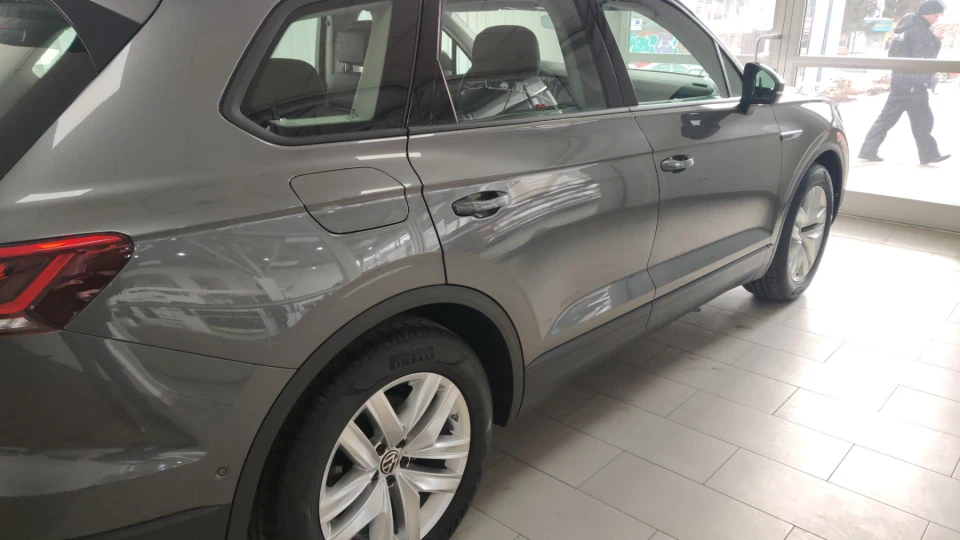 Volkswagen Touareg 2