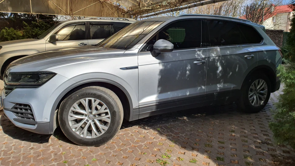 Volkswagen Touareg 3.0 бензин 2