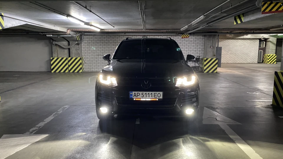 Volkswagen Touareg 3.0 tdi BLACK 3