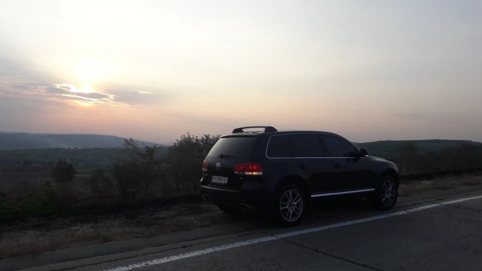 Volkswagen Touareg Black_BegeMot