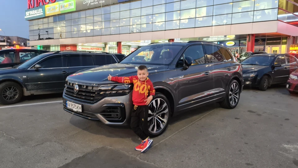 Volkswagen Touareg BRUTAL 3