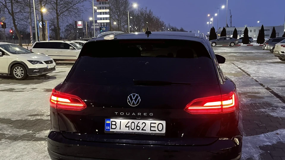 Volkswagen Touareg Чорний Дизель