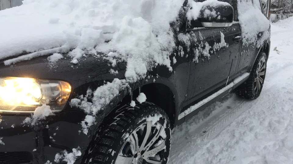 Volkswagen Touareg Чорний металік 2,5 тді 4