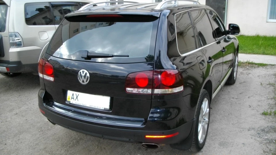 Volkswagen Touareg комплектація Individual 4