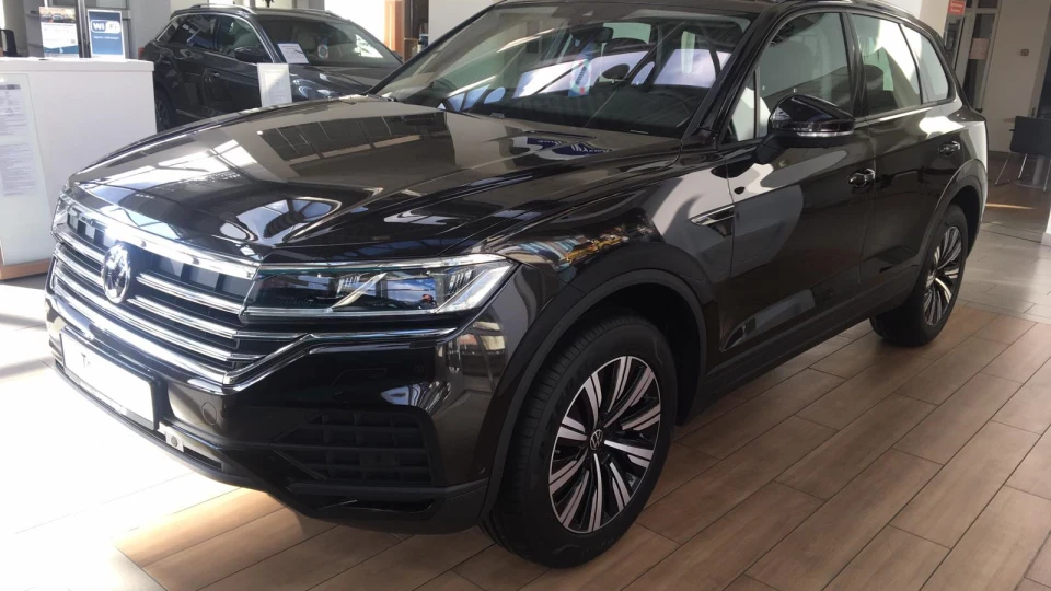 Volkswagen Touareg Коричневий корабель