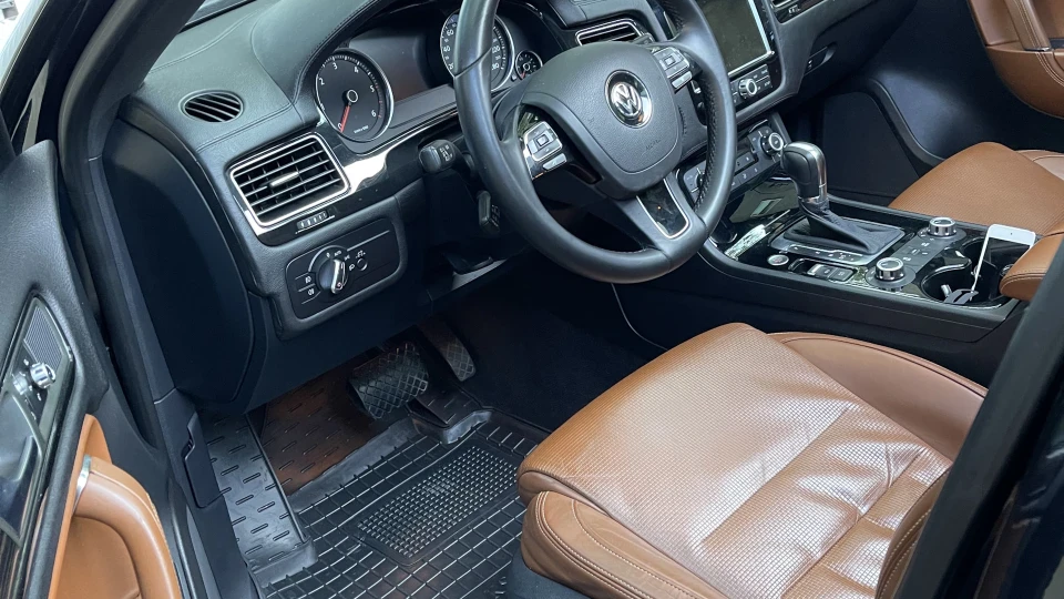 Volkswagen Touareg Panzer Wolf 5