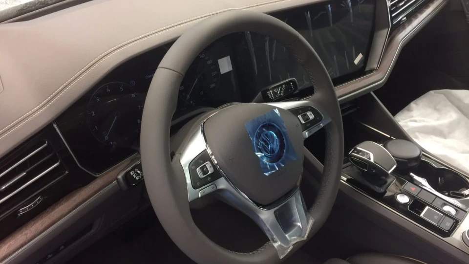 Volkswagen Touareg Touareg 340 hp 3.0 бензин 3