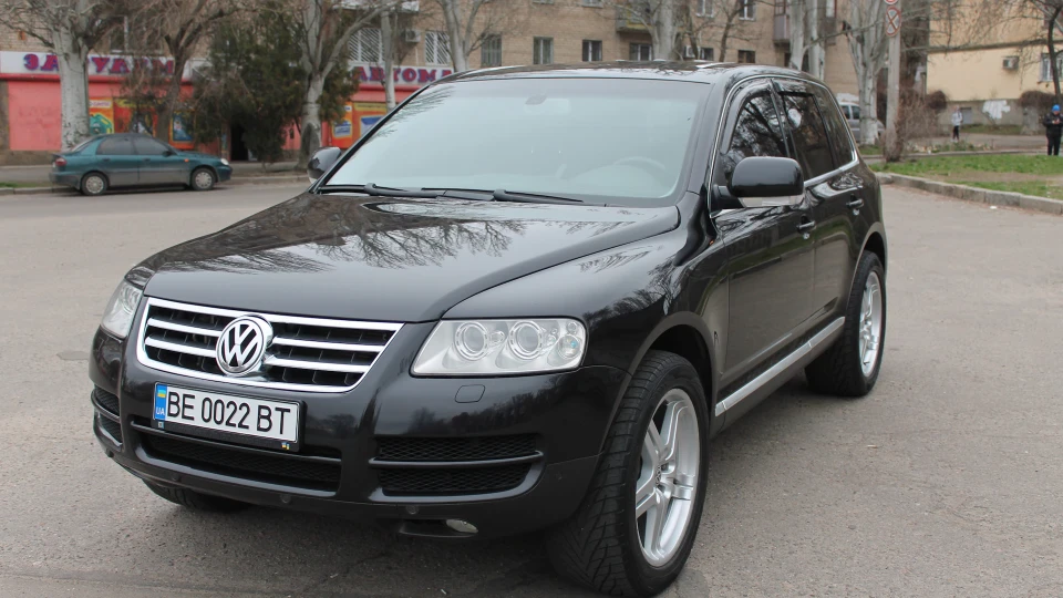 Volkswagen Touareg v8 2