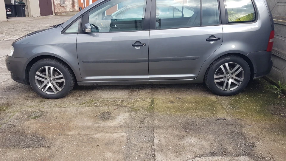 Volkswagen Touran 2