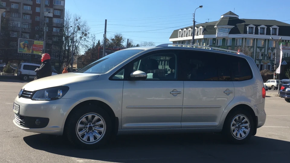 Volkswagen Touran 2