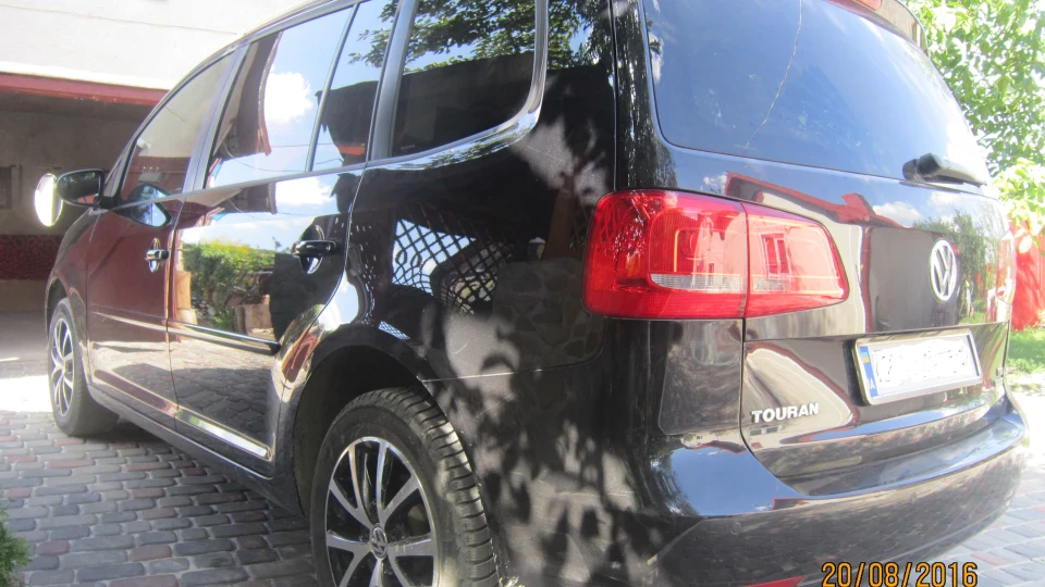 Volkswagen Touran 2