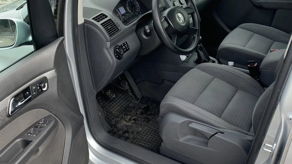 Volkswagen Touran 2