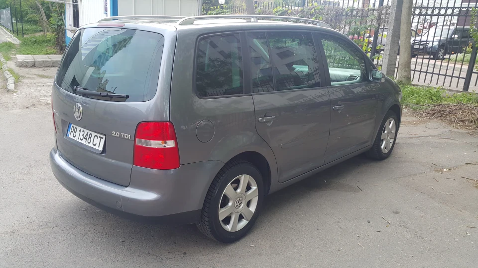 Volkswagen Touran 4