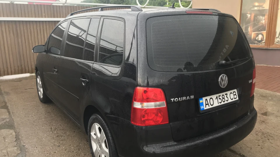 Volkswagen Touran 2