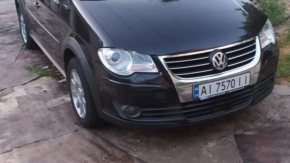 Volkswagen Touran 2