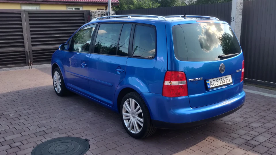 Volkswagen Touran 2