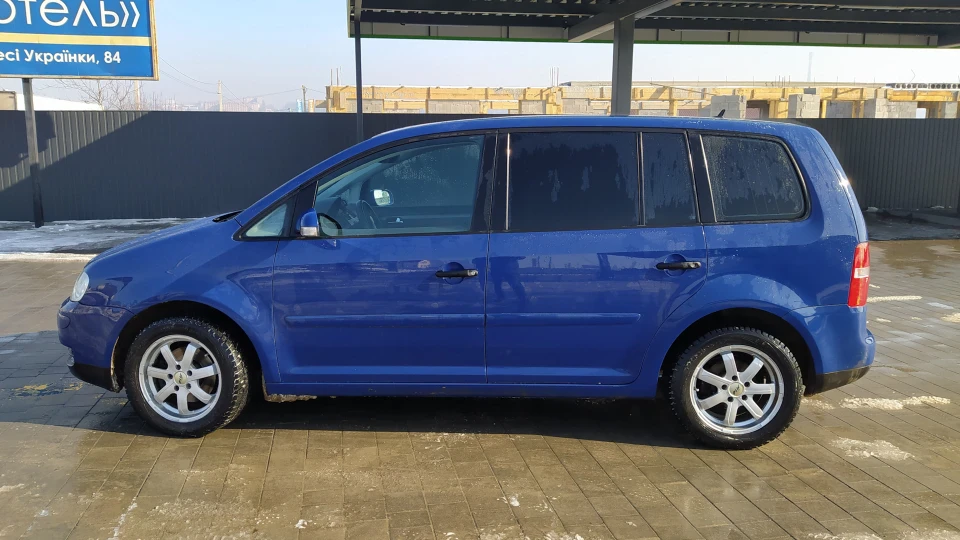 Volkswagen Touran 2