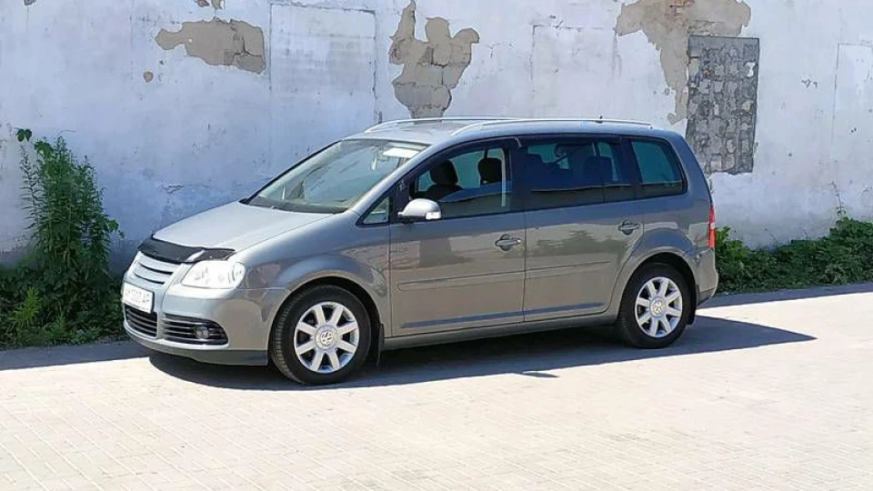 Volkswagen Touran 2