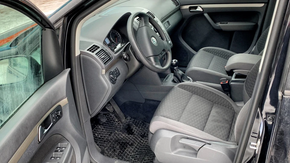 Volkswagen Touran 1.6 MPI 5