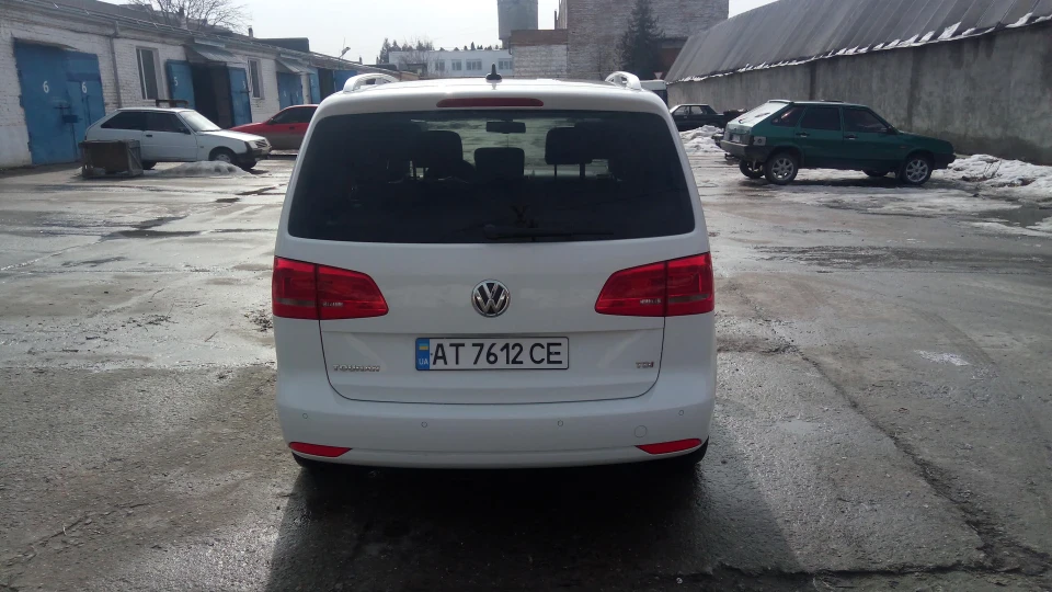 Volkswagen Touran 1.6 TDI COMFORTLINE 4