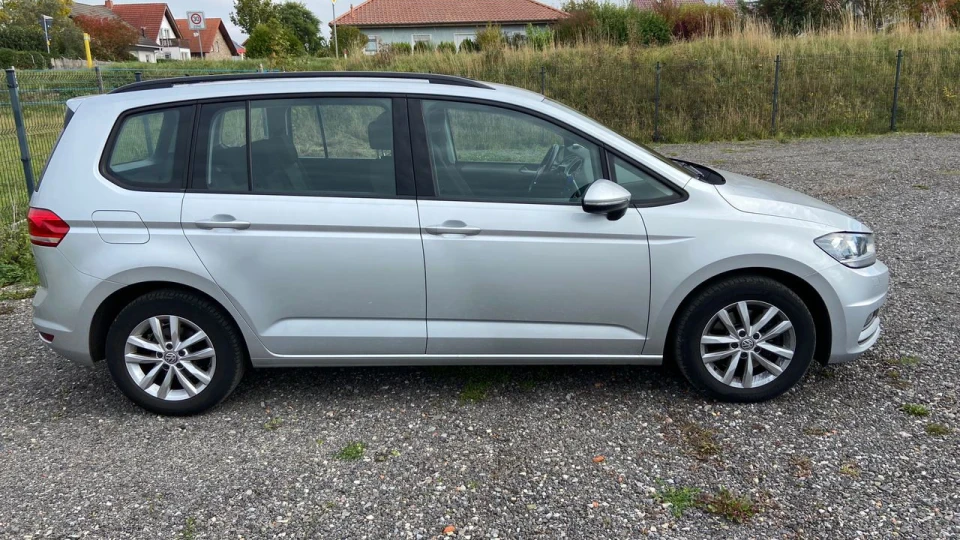 Volkswagen Touran 1.6 TDI (DGDA)