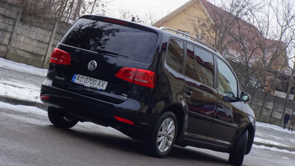 Volkswagen Touran 1.6 TDI DSG STYLE 2